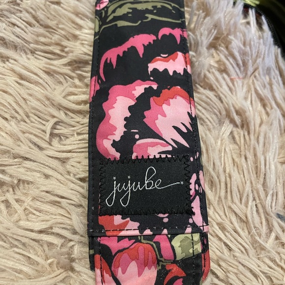 Jujube Hobobe bag and change mat “blooming romance” - Picture 10 of 12